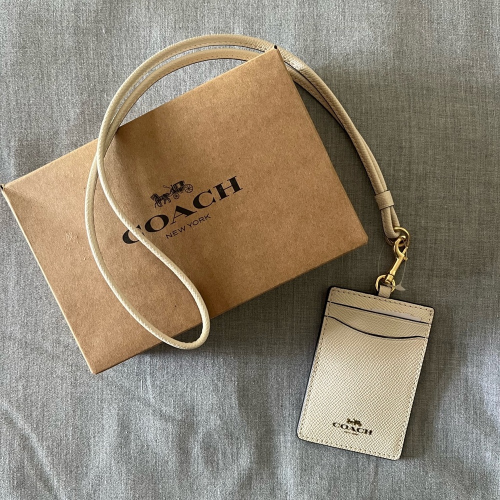NWT keycard lanyard with card slots!